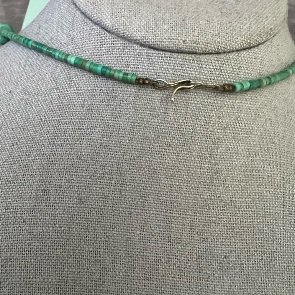 Elegant Green Turquoise Howlite Beaded Necklace - Picture 6 of 7
